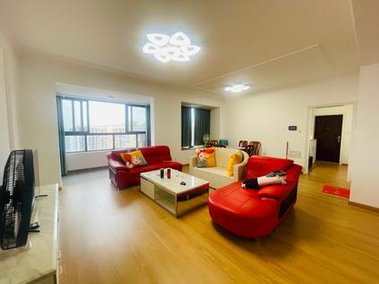 旌阳旌阳区整租 香江华府3室2厅/109平/高楼层