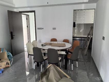 龙湖东海岸整租 海岸名居2室2厅/100平/中楼层