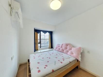 大朗体育馆整租 万科中央公园(一期)4室2厅/124平/中楼层