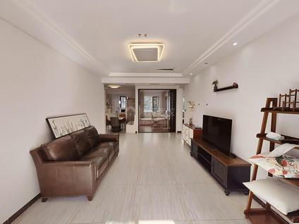 滨湖太湖新城整租 融科玖玖城(北区）3室2厅/122平/低楼层