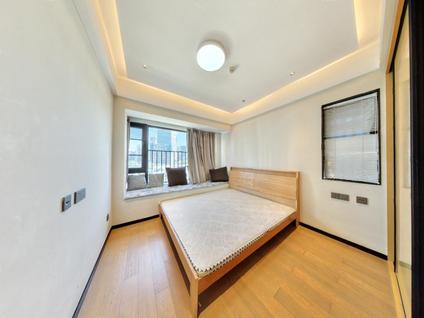 龙华梅林关口整租 万科和雅轩3室1厅/80平/低楼层