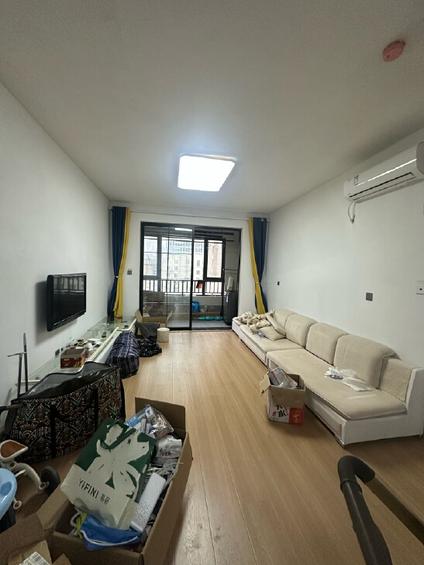 历下解放东路整租 绿地IFC中央公馆B4地块3室2厅/110平/中楼层