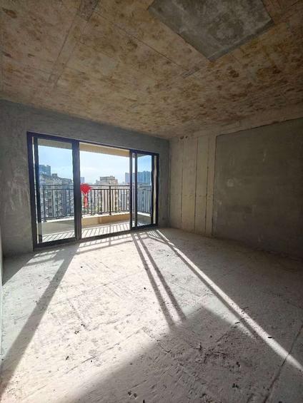 汕尾新城和樾5室2厅146平中楼层/共31层