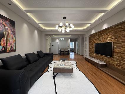 成都鹭岛名苑4室2厅133平中楼层/共11层