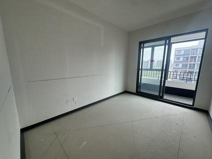 北京亚龙湾花园4室3厅202平中楼层/共10层