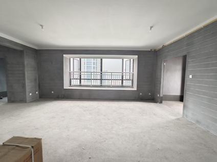 北京万固西江月4室2厅129.6平低楼层/共18层