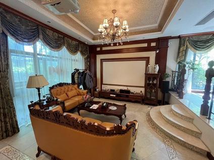 北京鸿宝二村(别墅)4室2厅130平低楼层/共2层