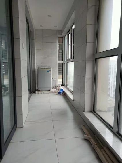 北京海岸城(C区)4室2厅142平中楼层/共33层