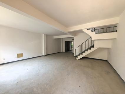 北京世茂御龙湾4室2厅183平低楼层/共6层