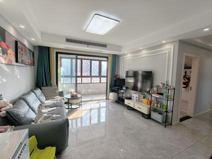 六安古井红郡3室2厅113平中楼层/共18层