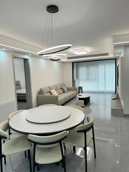 深圳南国春天花园3室2厅82平低楼层/共32层