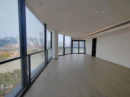 上海浦江海德3室2厅180平中楼层/共13层