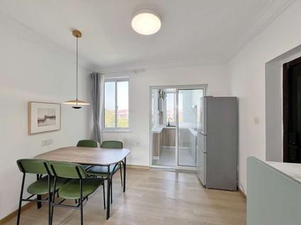 闵行浦江镇合租 鹤坡路84弄小区2室1厅/66平/高楼层