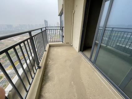 北京保利香颂3室2厅116平高楼层/共28层