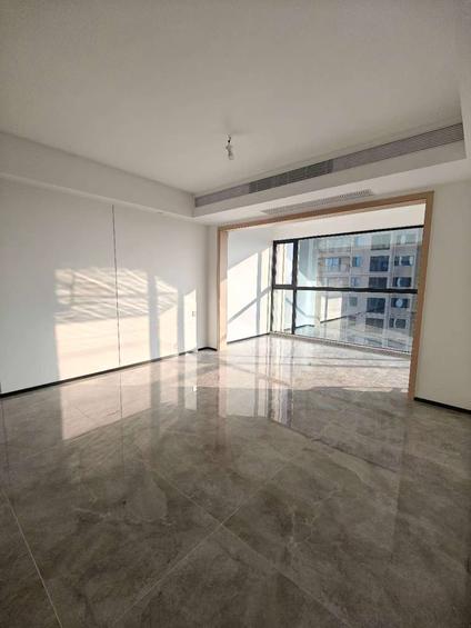 北京第一城4室2厅120平中楼层/共28层