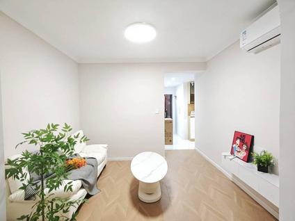 浦东曹路整租 金海华城华美新苑1室2厅/64平/底层