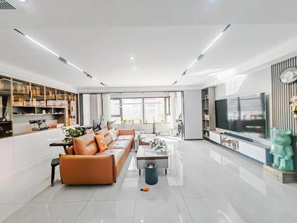 北京龙湖天曜3室2厅131平低楼层/共18层
