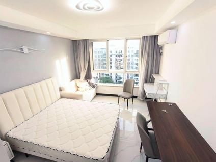 宝山大华合租 馨华苑3室2厅/80平/顶层