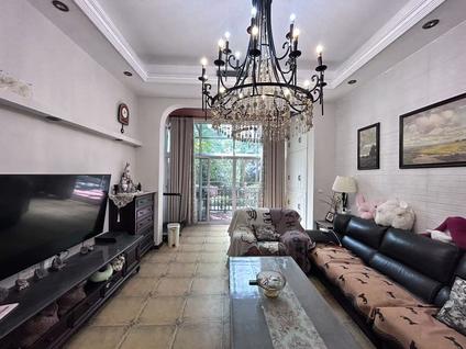 重庆天骄美茵河谷3室2厅160平底层/共5层