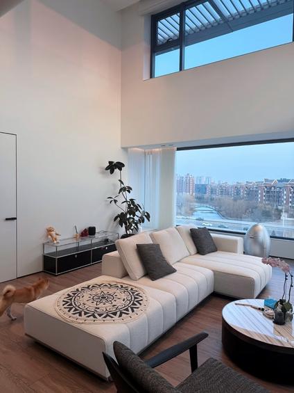 青岛海信正阳中心2室5厅200.06平底层/共4层