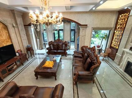 上海碧瑶别墅5室2厅240平低楼层/共2层